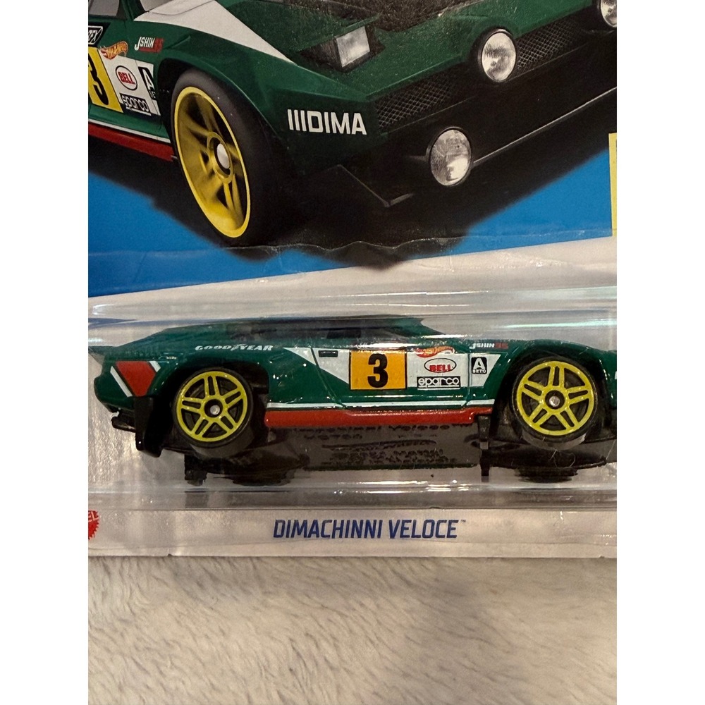 Hot Wheels Dimachinni Veloce Green Retro Racers 2/10 Diecast Car 5/250 HKH03 - Picture 4 of 4